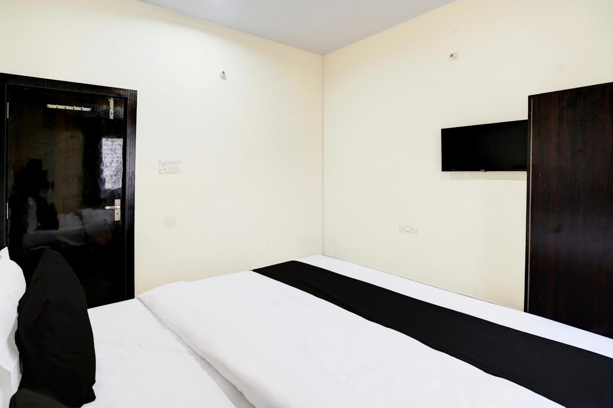 Hotel O The Crown Inn Dānāpur Kültér fotó